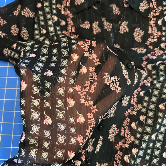 Style and Co Sheer Metallic Button Up Long Sleeve Floral Blouse Black Pink M - Picture 6 of 6